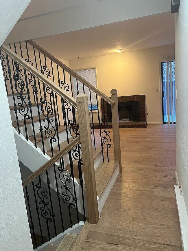 Foto del edificio - 3160 Eastwood Ct