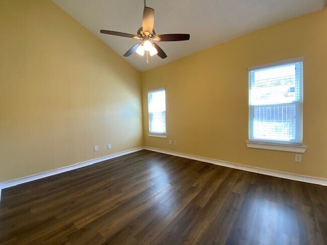 Building Photo - SOUTH FORK TOWNHOMES, UNIT C-7