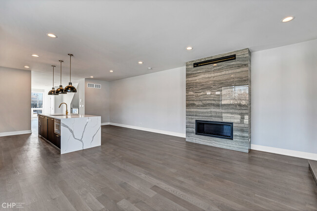 Foto del edificio - 1328 W Hubbard St