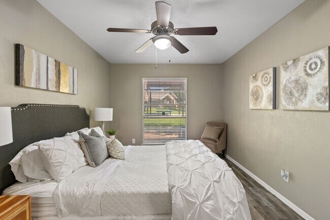 Foto del edificio - Cottonwood Park Village