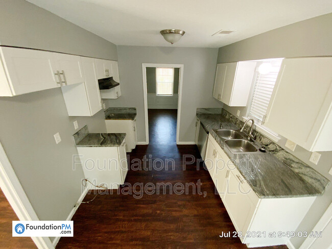 Building Photo - 2564 Lynnfield Rd