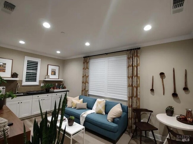 Building Photo - 706 Hydrangea Dr