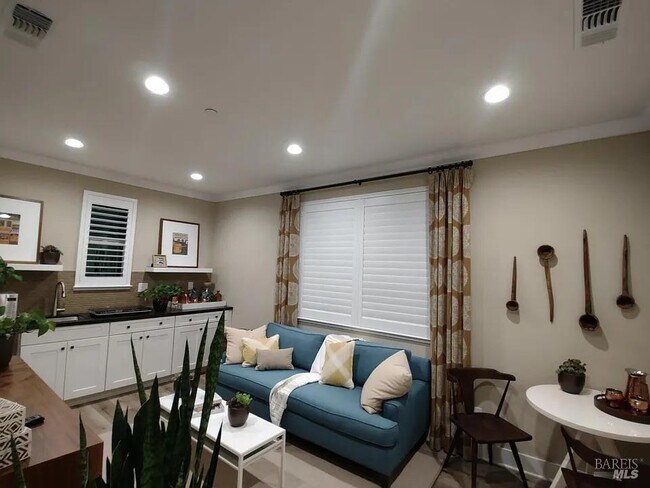 Foto del edificio - 706 Hydrangea Dr