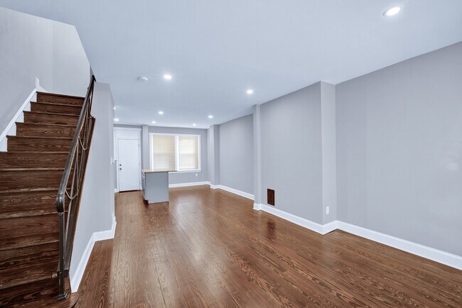 Building Photo - 2610 Hobson St