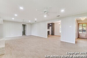 Foto del edificio - 212 Galvin Dr