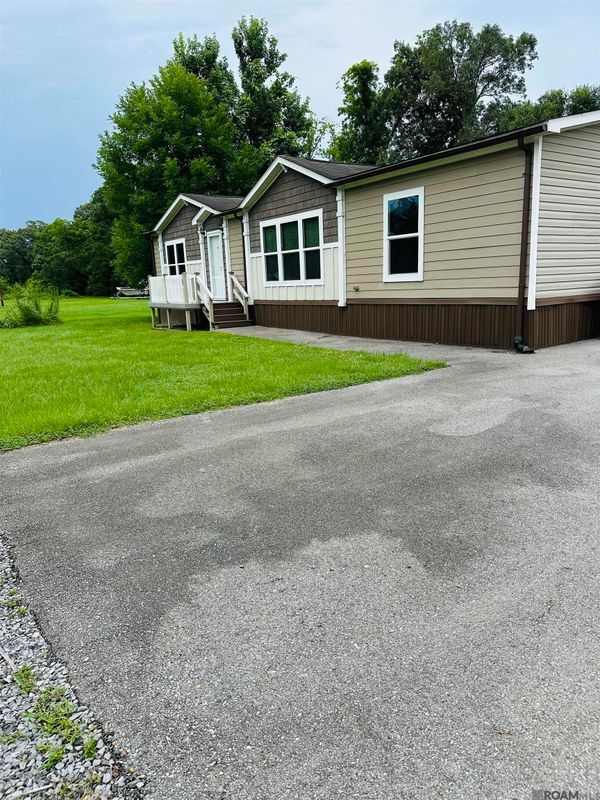Building Photo - 36363 Big Oak Dr
