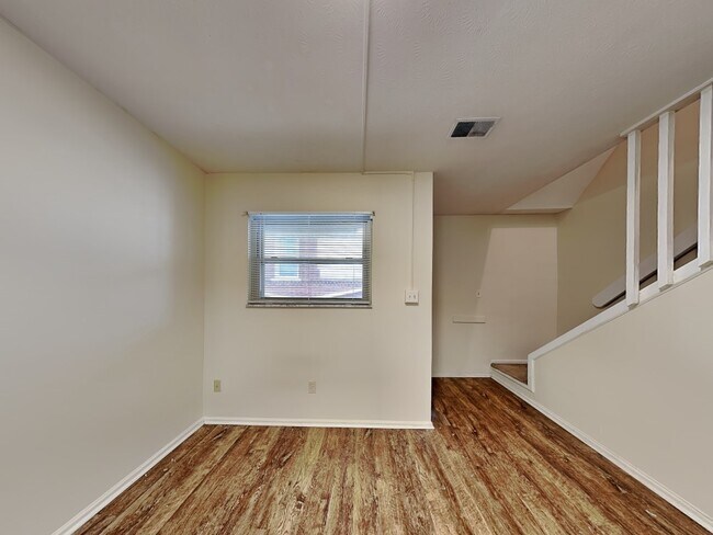 Foto del edificio - 162 E 12th Ave