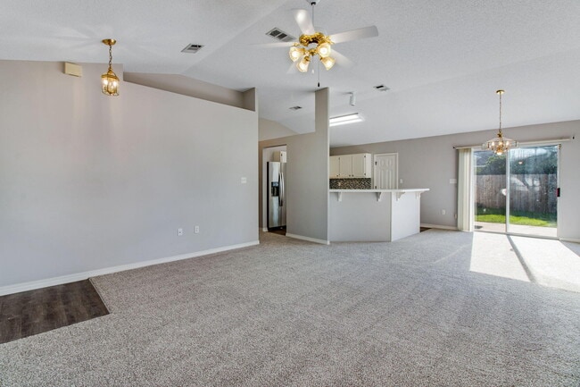 Building Photo - 987 John Wayne Cir