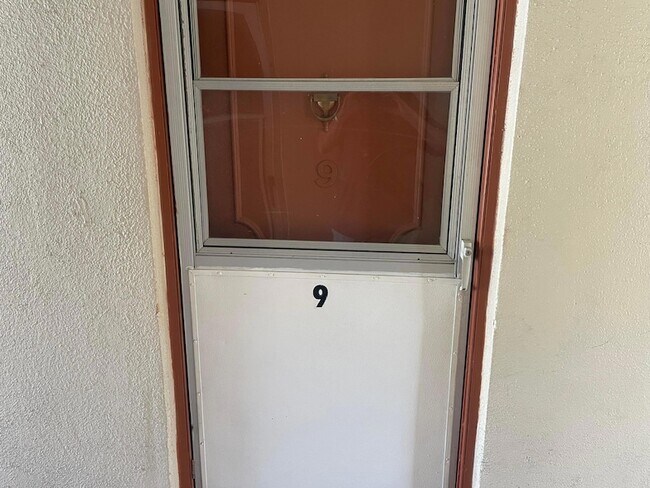 Foto del edificio - 502 Davis Rd