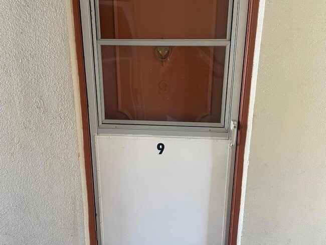 Building Photo - 502 Davis Rd