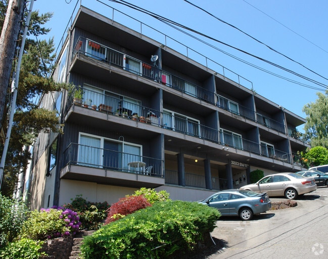 Building Photo - Hilltop House Apartments