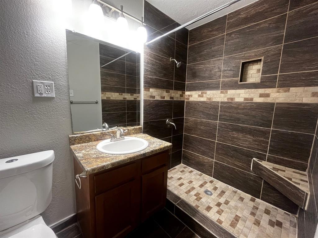 Foto principal - 5130 Winnetka St