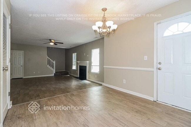 Building Photo - 532 Carriage Walk Ln