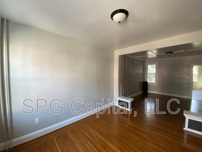 Foto del edificio - 824 W Princess St