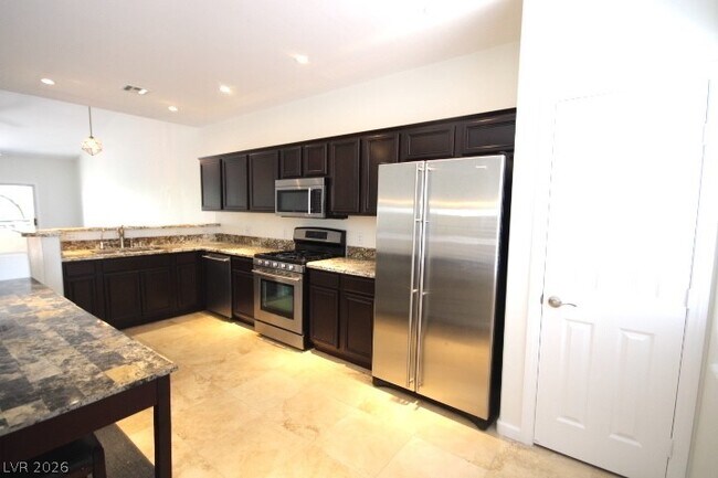 Foto del edificio - 704 Peachy Canyon Cir