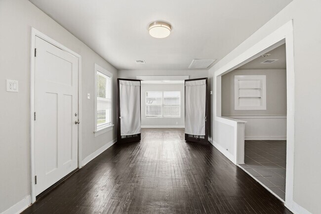 Foto del edificio - 2 Bed | 1 Bath | Tulsa