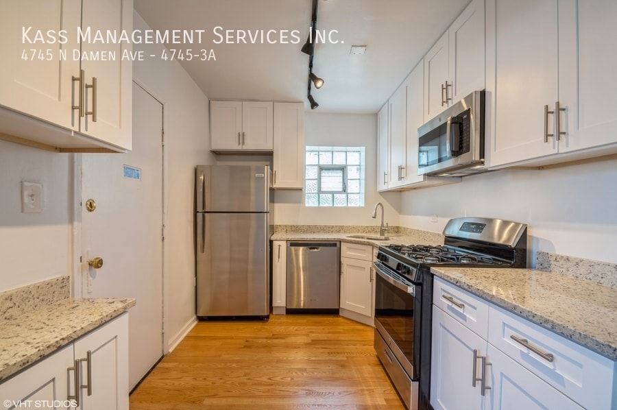Primary Photo - Newly Rehabbed 2-Bed Unit in Ravenswood