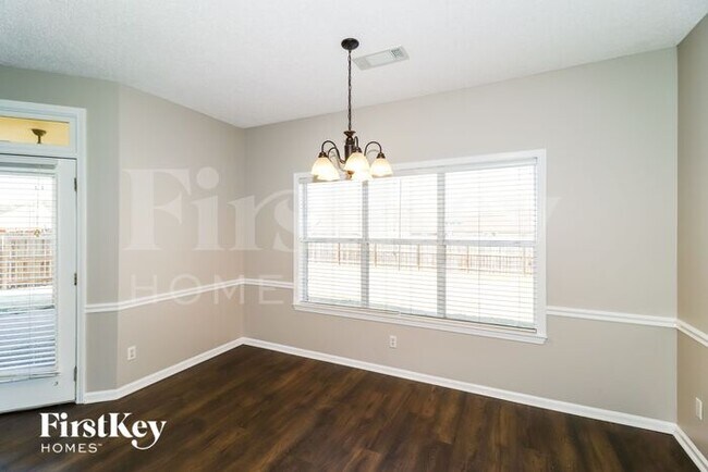 Foto del edificio - 7740 Shadow Bend Ln