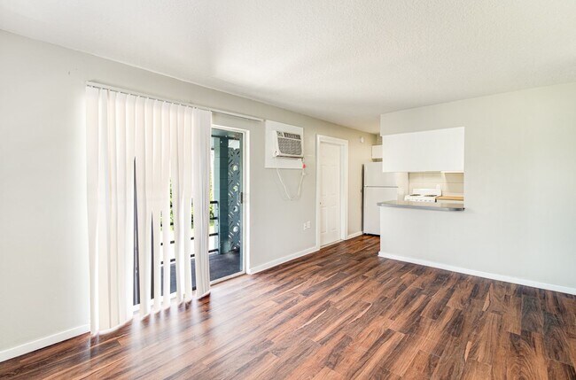 Foto del edificio - 1327 West Point Dr - Unit A