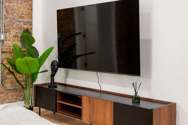 Foto del edificio - 1941 W Augusta Blvd