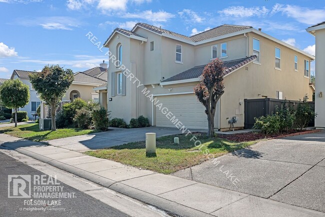 Building Photo - Spacious 4 bedroom 3 bath home in Anatolia