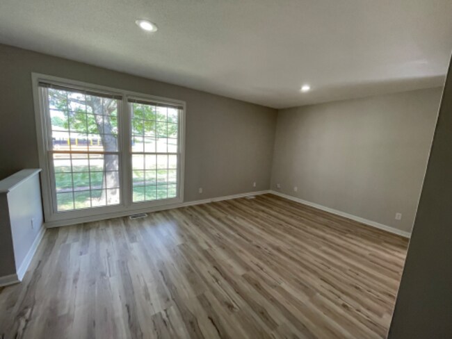 Foto del edificio - 3838 N 123rd St