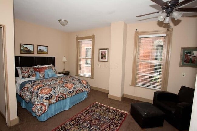 Foto del edificio - 705 Bryden Rd