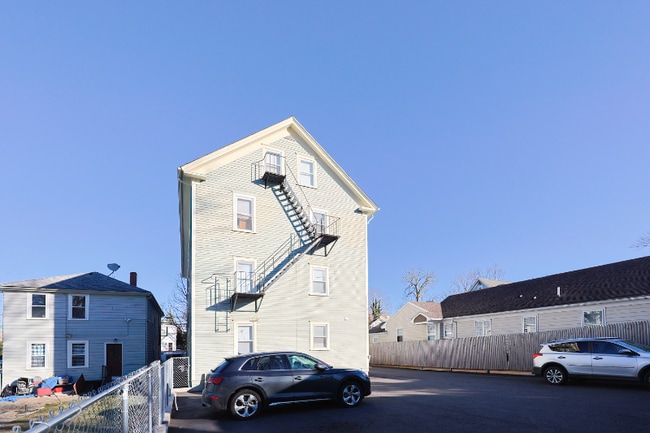 Building Photo - 327 High St