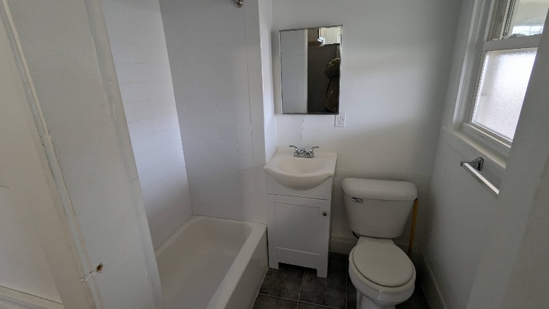 Building Photo - 1523 St Clair River Dr