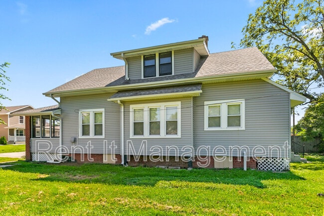 Building Photo - 2820 N 19th Ave