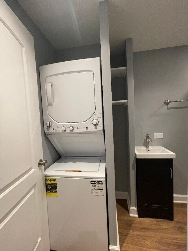 Foto del edificio - 3530 W Palmer St