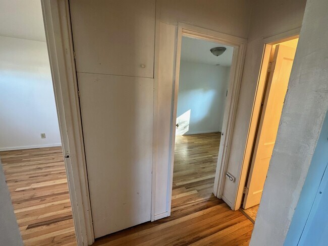 Foto del edificio - 180 E 28th Ave