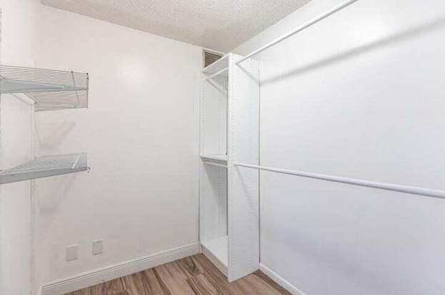 Foto del edificio - 3636 Whitehall Dr