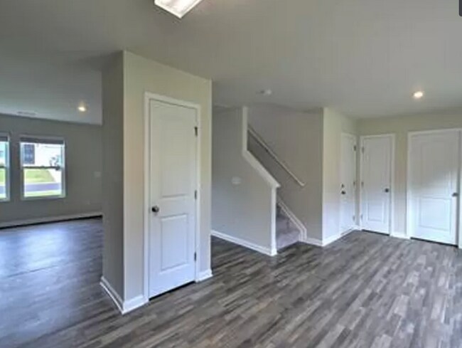 Foto del edificio - 219 Long Grove Ln