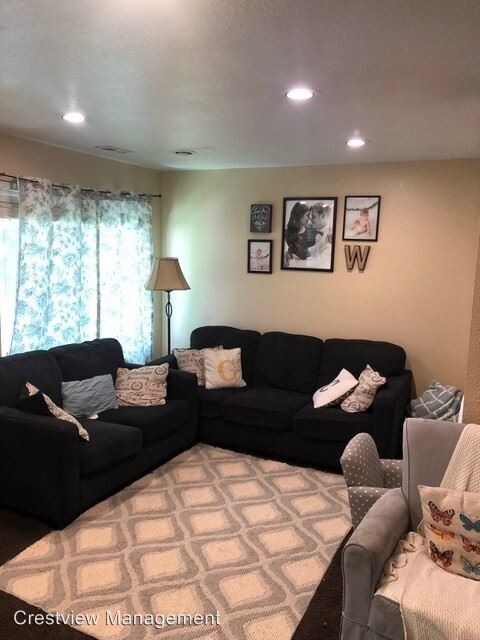 Building Photo - 2 br, 1 bath House - 428 E 3335 S #27