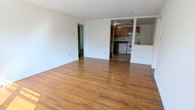 Building Photo - 26 Grove St