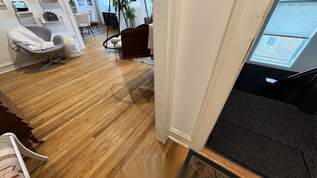 Photo - 541 W Addison St Apartment