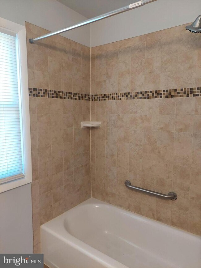 Building Photo - 6301 Den Lee Dr