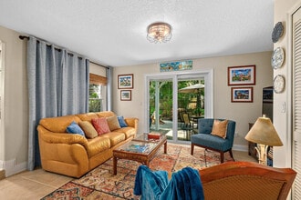 Building Photo - 27 Desoto Pl