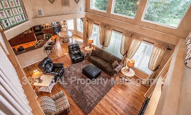 Building Photo - 3371 New Castle Dr