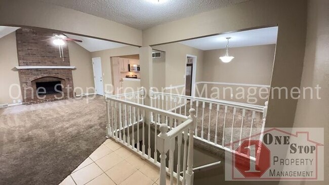 Foto del edificio - Huge 4 Bedroom, 2 Bathroom in Independence!