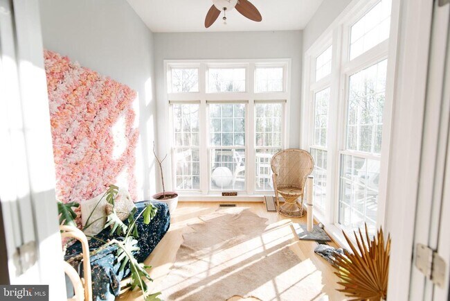 Foto del edificio - 6331 Burgundy Leaf Ln