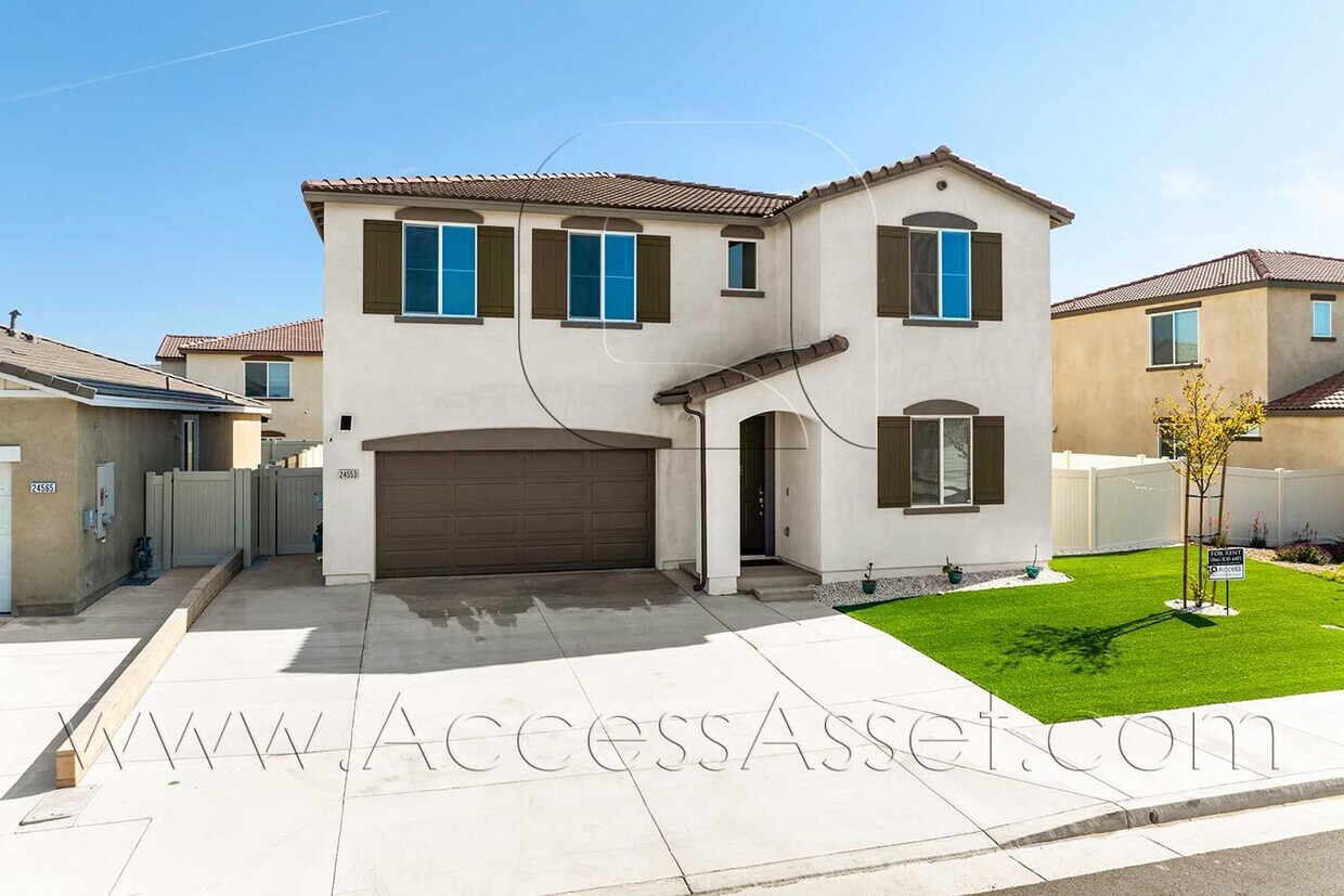 Primary Photo - Spacious 5 Bed/3 Bath Home Near Military I...