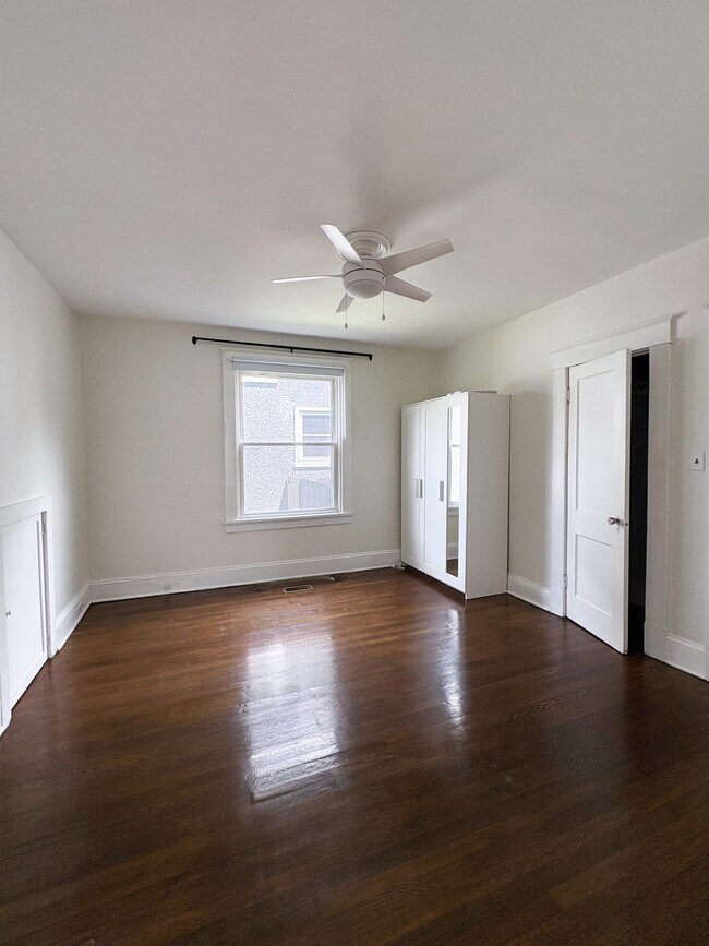 Foto del edificio - 813 W Lancaster Rd