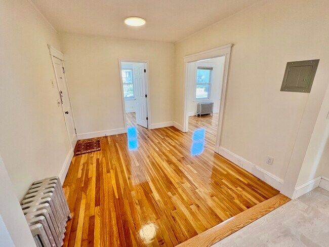 Building Photo - 73 Safford St