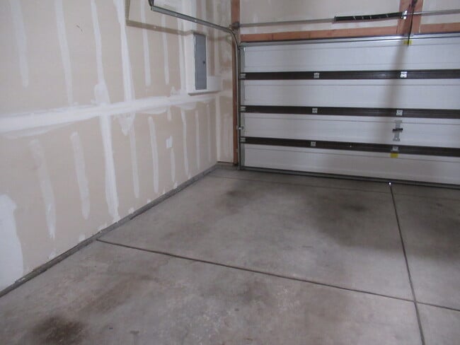 Building Photo - 5313 Prominence Point