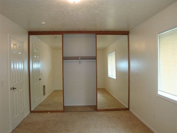 Building Photo - 656 N Peck St