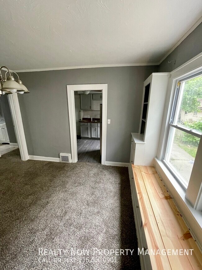 Building Photo - 3396 W 117th St