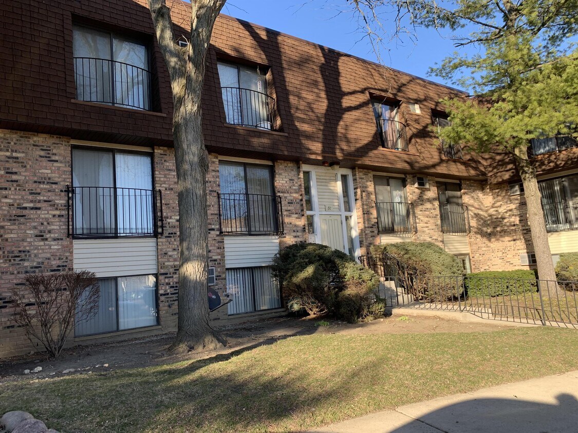 Primary Photo - 192 S Waters Edge Dr
