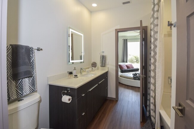 Building Photo - 305 Palm Shores Dr